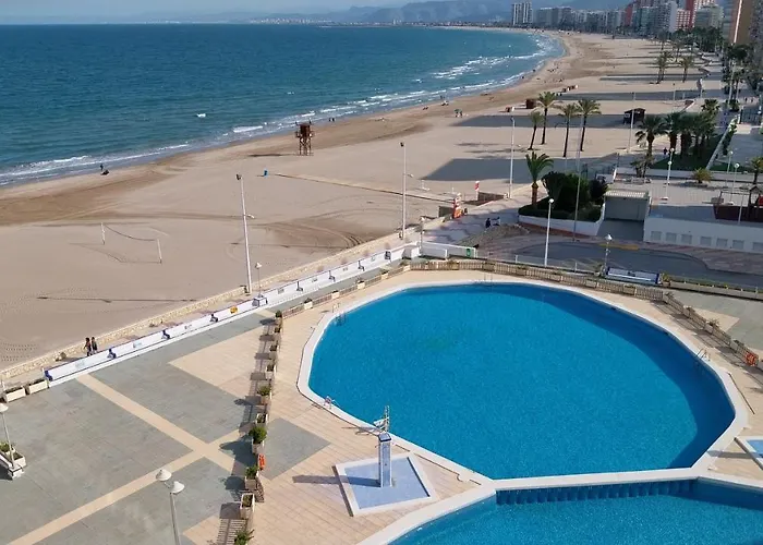 Apartamento Pequeno Frente Al Mar Con Piscina