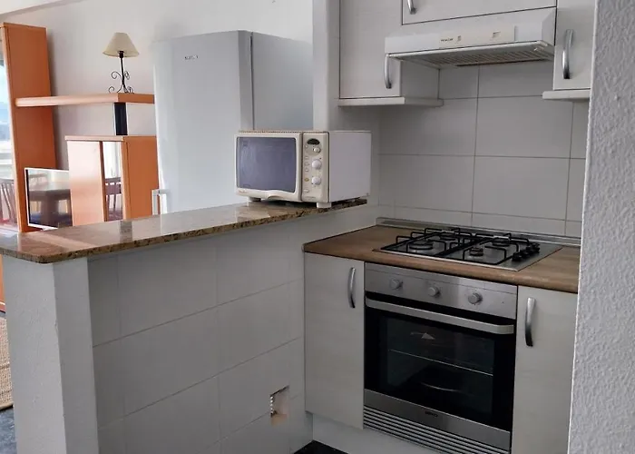 Apartamento Pequeno Frente Al Mar Con Piscina